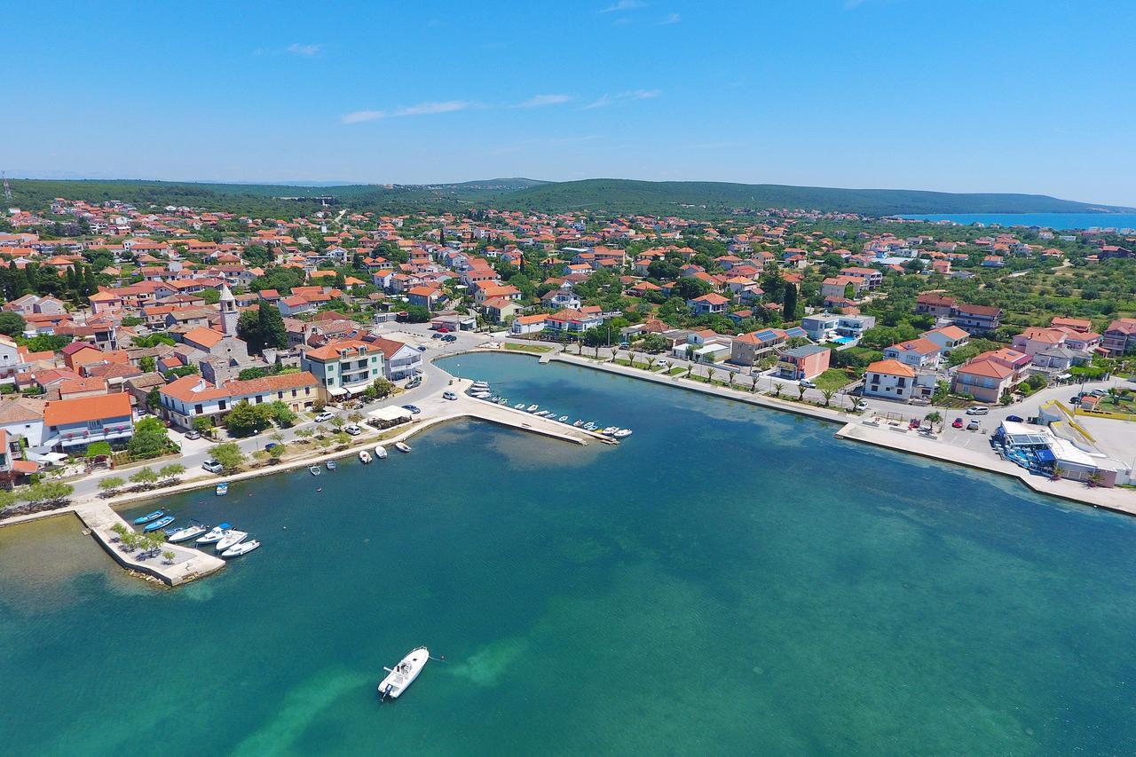 Holiday Home Zemljak Sukosan Luaran gambar